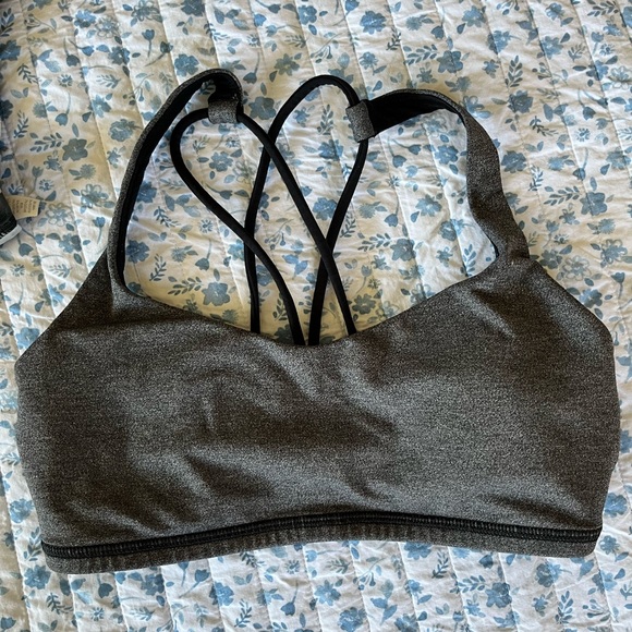 Lulu - Picture 1 of 2